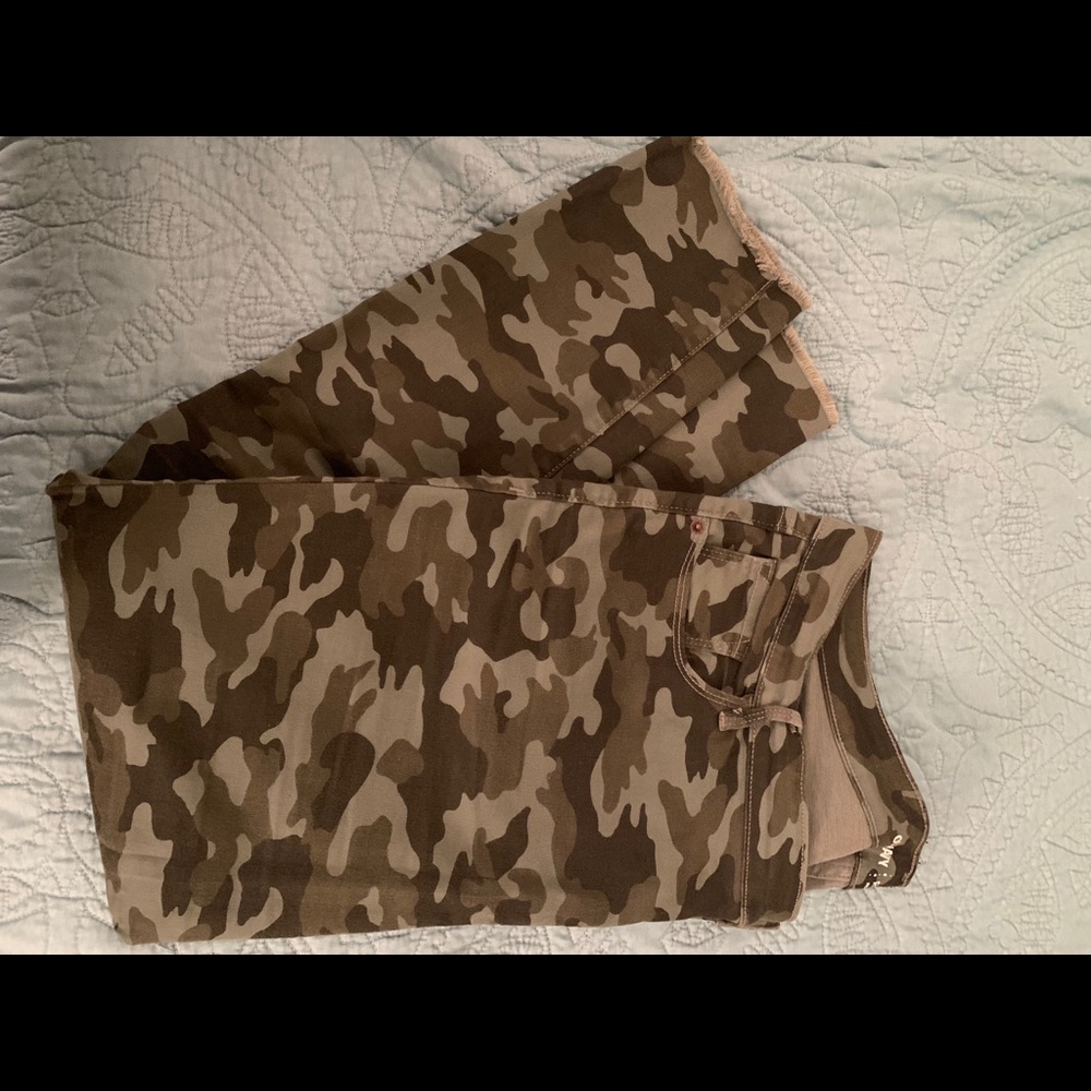 THE Perfect Camo Pants (Plus Size)